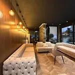 Lions Gate 2 Pensjonat 3*